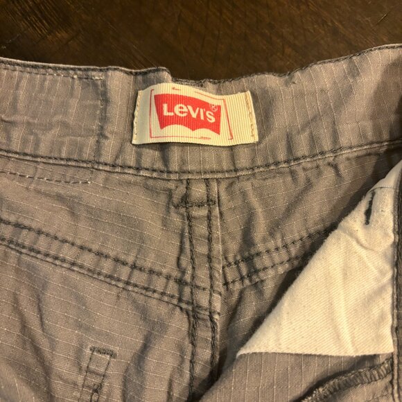 Levi's Boys Grey Cargo Short - Size 12 (MISC) - Picture 2 of 4